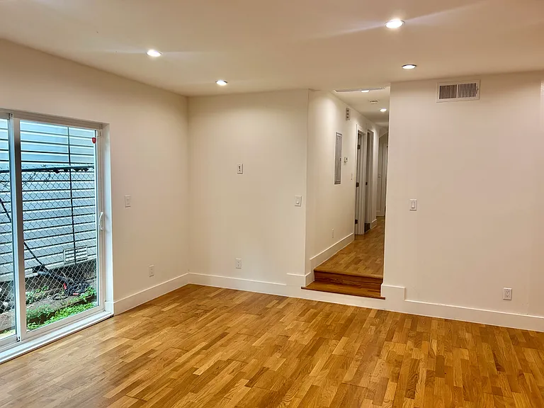 1379 Revere Ave #B — Photo 39