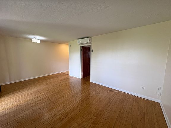 3rd image of 3112 W Horatio St Unit 34