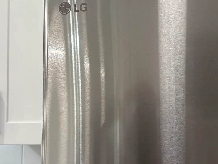 Updated stainless steel refrigerator