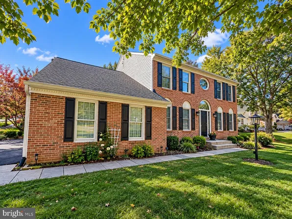 43701 Great Harvest Ct, Ashburn, VA 20147