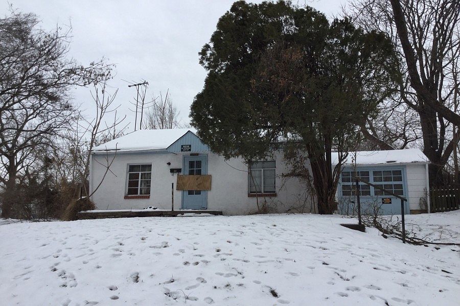 1st image of 8610 Woodland Ave