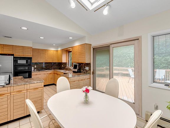 4th image of 189 Regent Drive