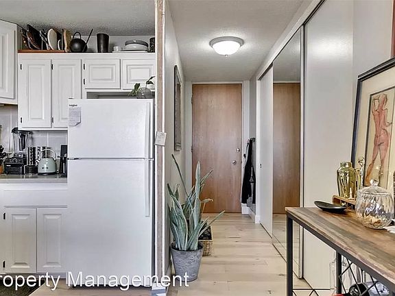 5th image of 3000 Farnam St #6SM
