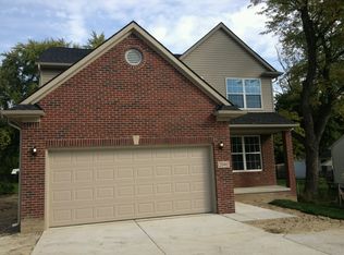 2040 Rochester Rd, Troy, MI 48083