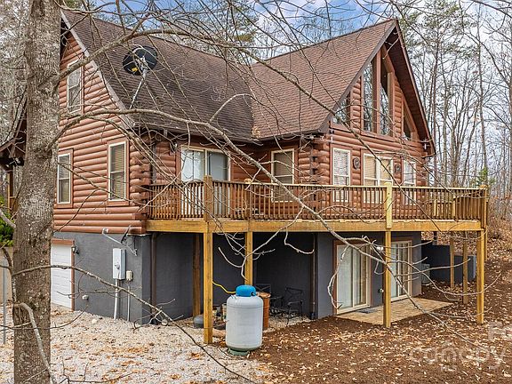 4th image of 607 Woodgate Dr