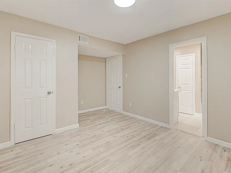 2302 Brook View Ln — Photo 21