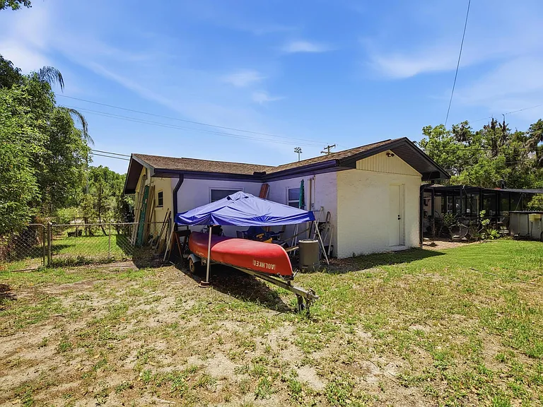 521 W Lutz Lake Fern Rd — Photo 36