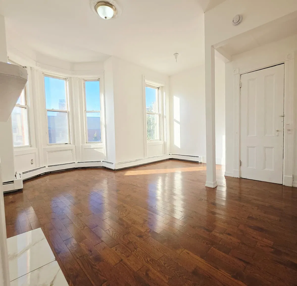 2 bed, 800 sqft, $1,950 — Photo 3