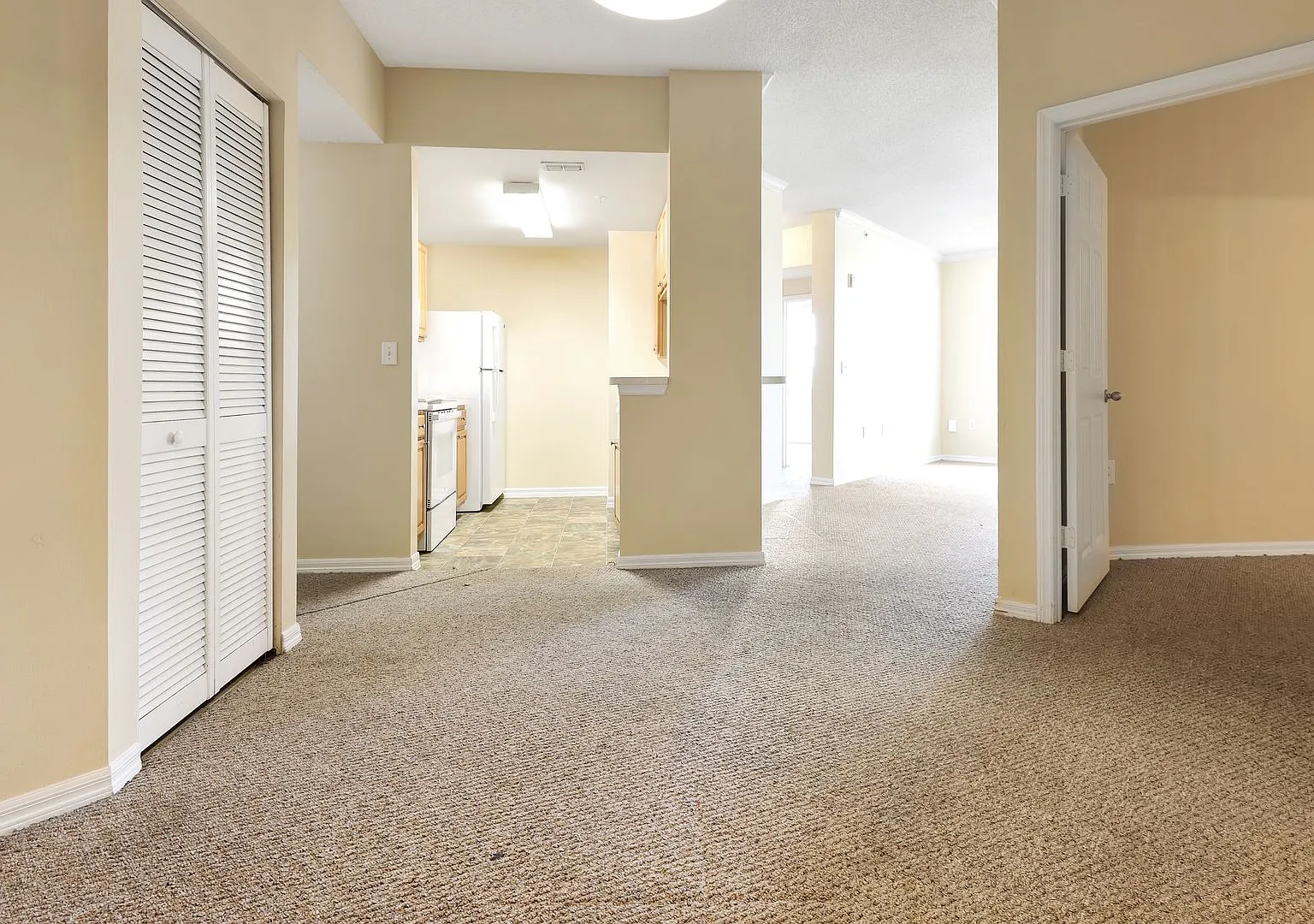 2bd Condo right by UTC & Lakewood Ranch — Photo 4