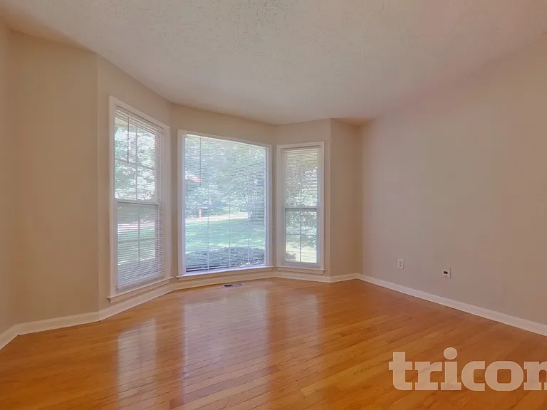 85 Elizabeth Pl — Photo 7