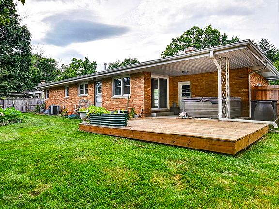 5th image of 2130 Barberry Dr