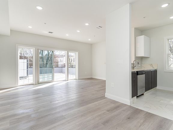 2nd image of 144 Bergen Ave #2E