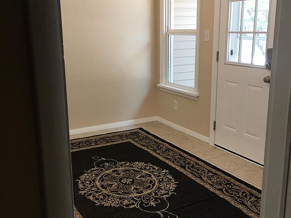 foyer/breezeway