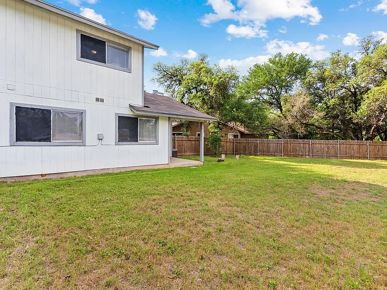 7505 Saint Amant Pl #A — Photo 32