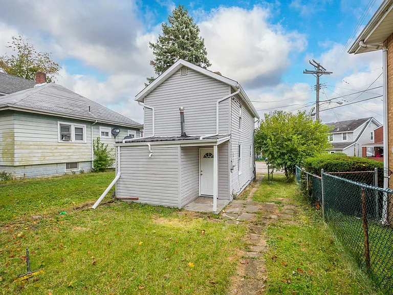 1816 Wesley St — Photo 20