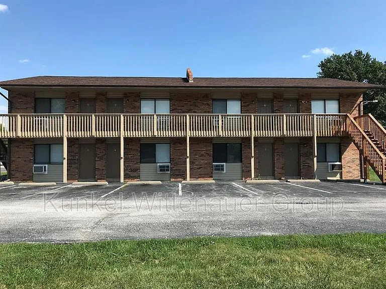 2611 Sierra Dr E — Photo 1