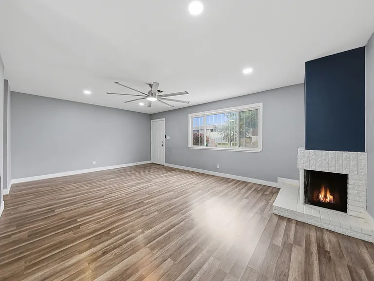 248 Greenbriar Townhouse Way — Photo 3