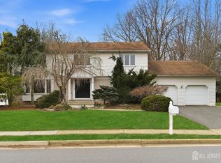 5 Washington Ave, Morganville, NJ 07751