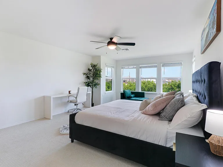 12725 Mogador St — Photo 16