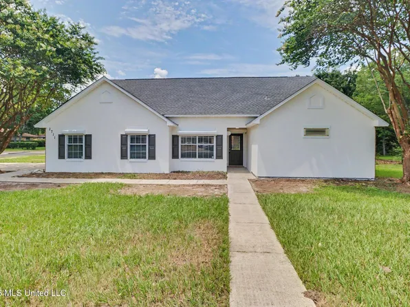 2711 Palmer Dr, Gulfport, MS 39507