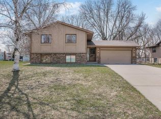 6677 Countryside Dr, Eden Prairie, MN 55346
