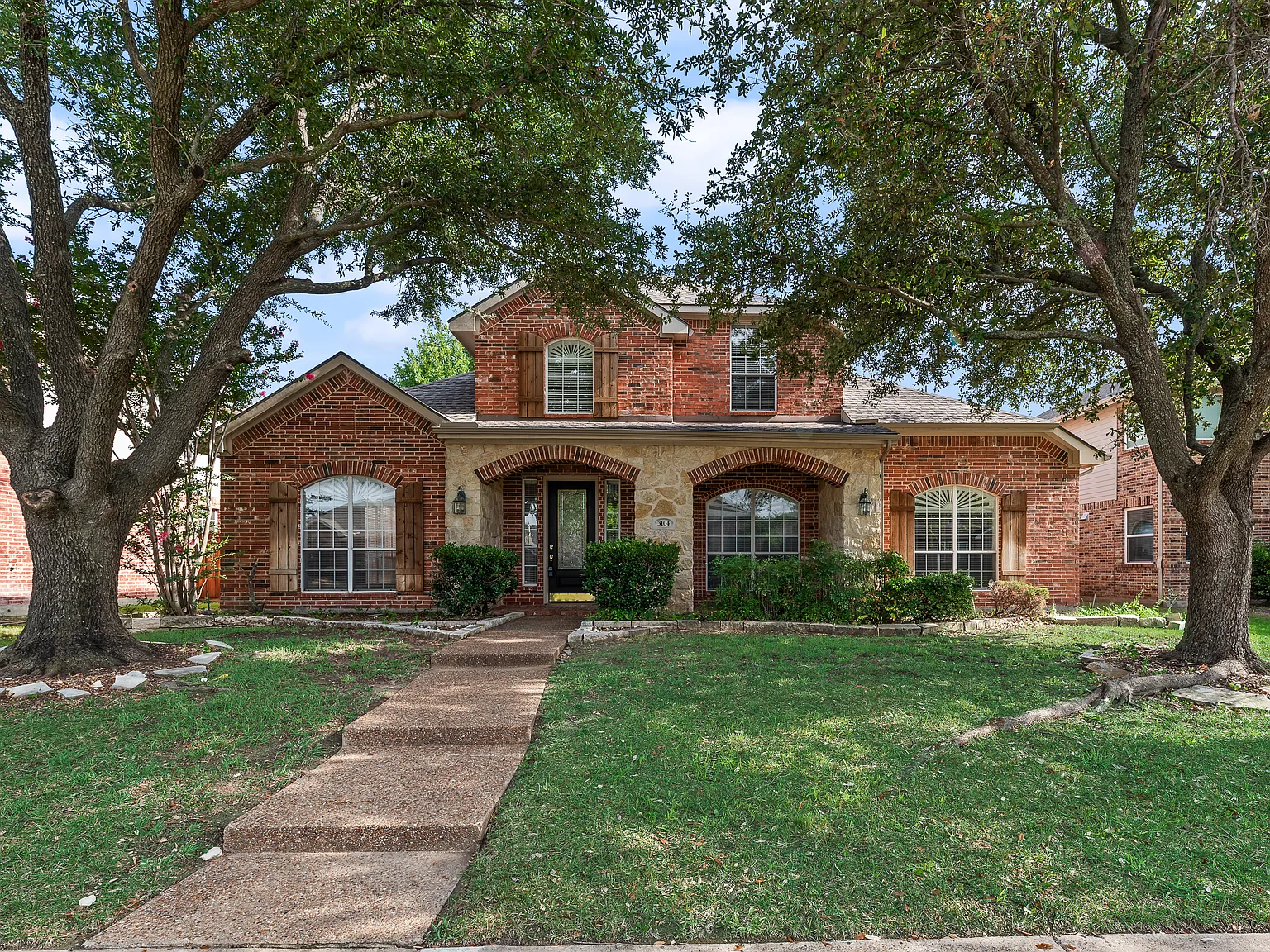 4 bed, 3278 sqft, $3,200 — Photo 3