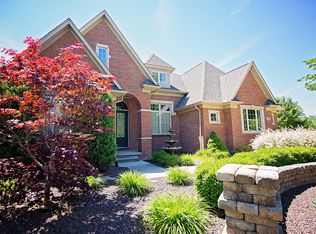 24080 Foxhollow Run, New Boston, MI 48164