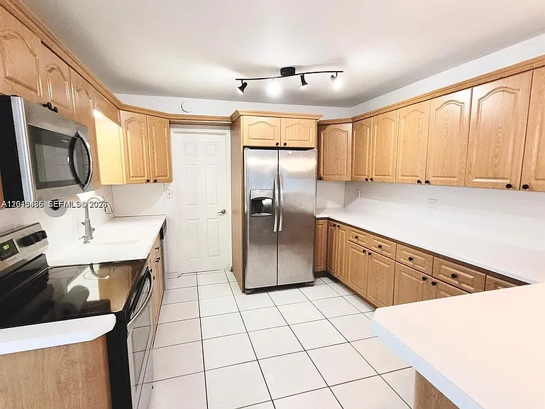 6730 Charleston St — Photo 15