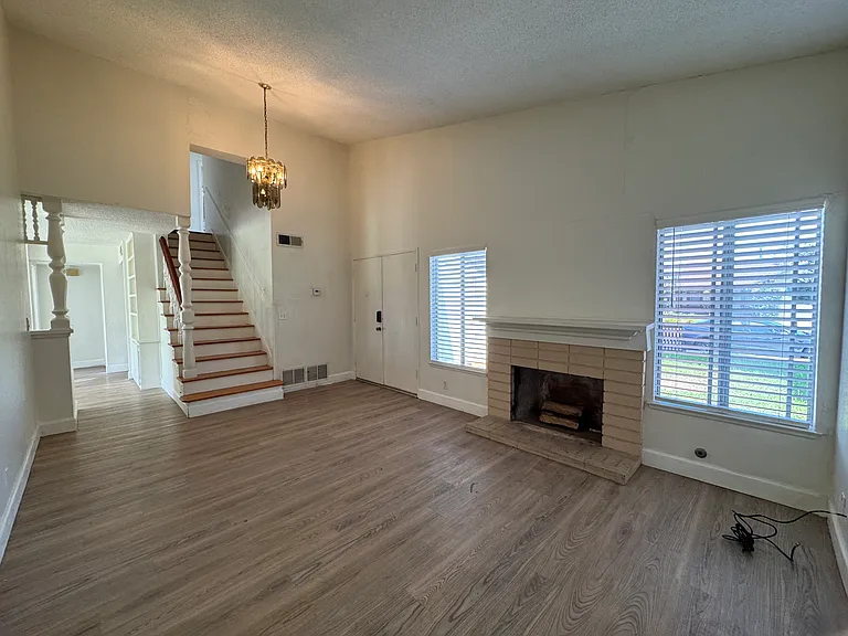 1465 Heatherton Ave — Photo 3