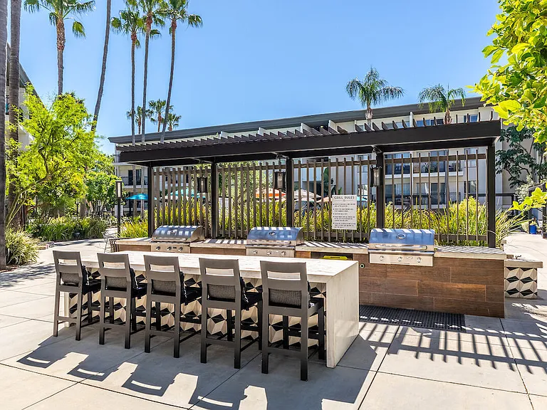 Plaza at Sherman Oaks — Photo 25