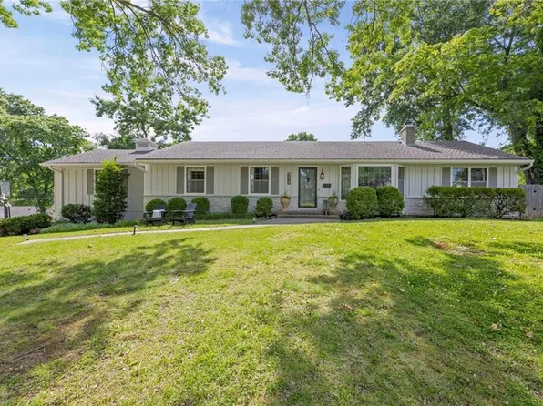 9718 Belinder Rd, Leawood, KS 66206