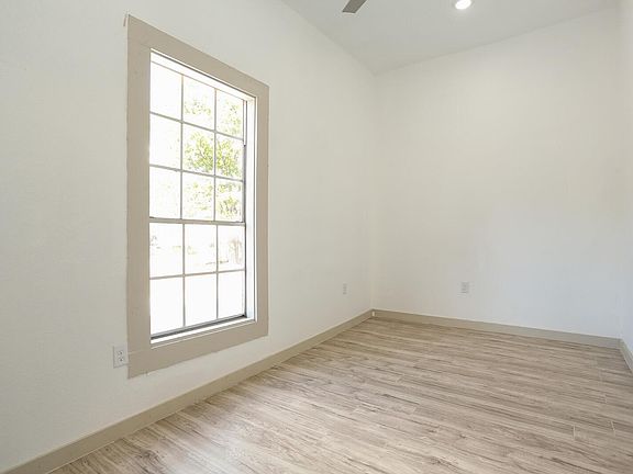 Bedroom unit 3