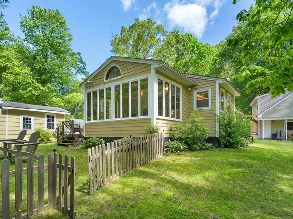 18 Owl Lane, Lee, NH 03861