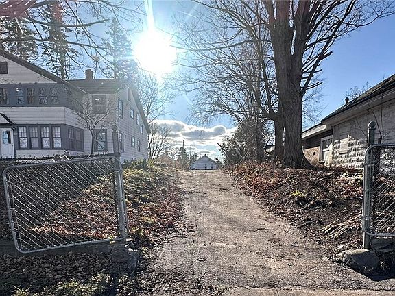 2nd image of 115 Ridge St