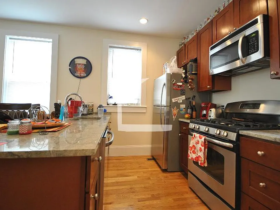 10 Larose Pl #2