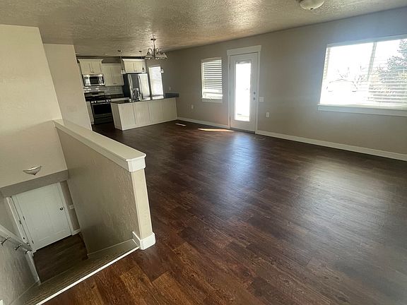 3rd image of 560 W Virginia Pl