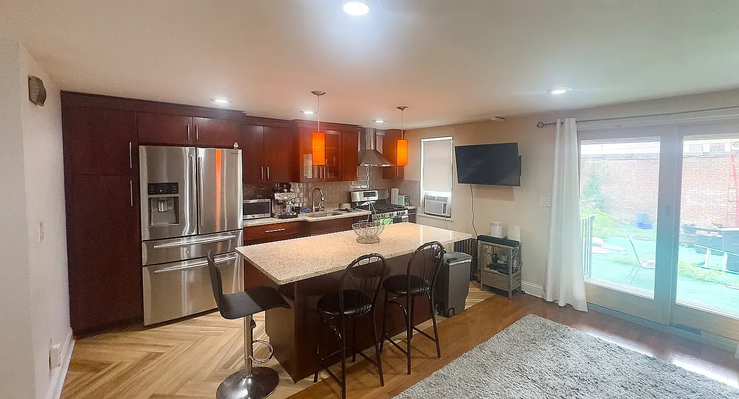 25-35 33rd Street — Photo 3