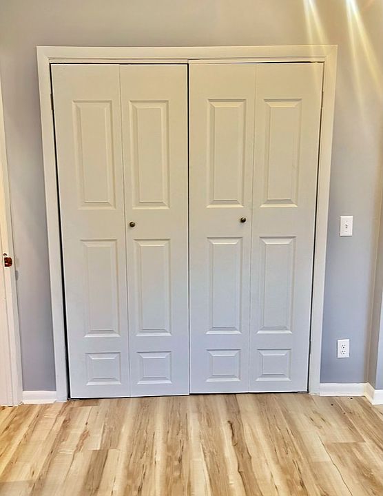 Bedroom closet
Bedroom closet