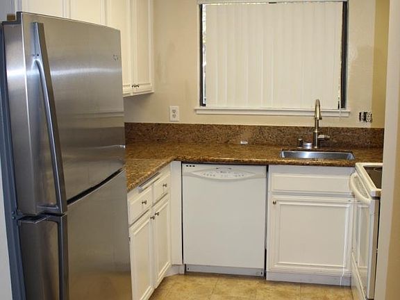 3rd image of 1149 N Abbott Ave
