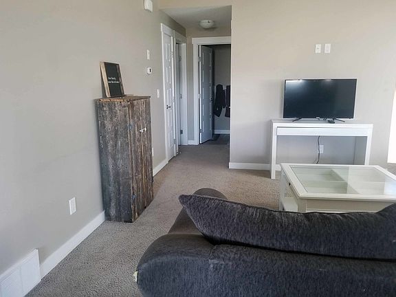 4th image of 8902 Willow Dr