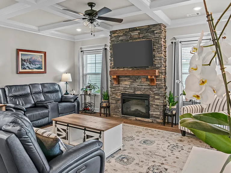 1540 Carriage Ridge Dr — Photo 20