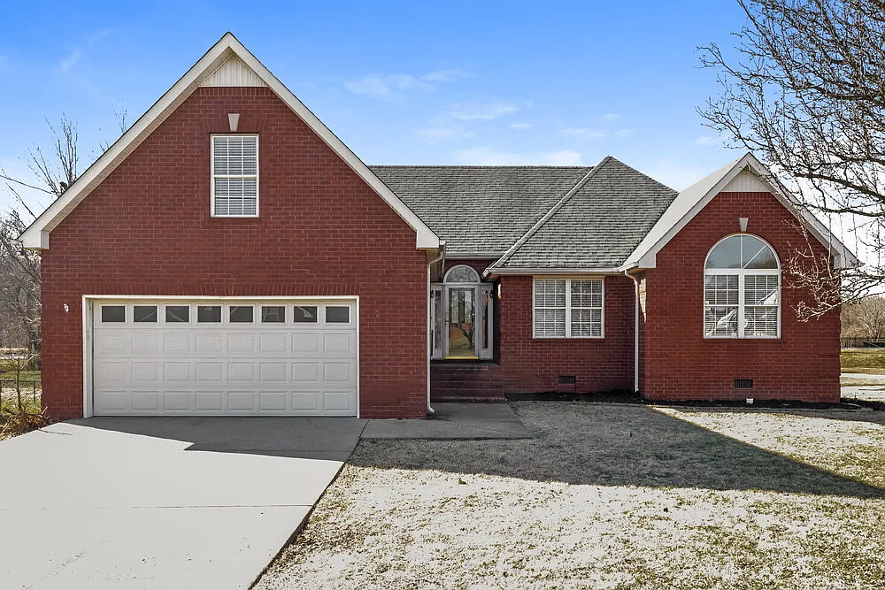 3 bed, 2.0 bath, 2096 sqft, $3,130 — Photo 1