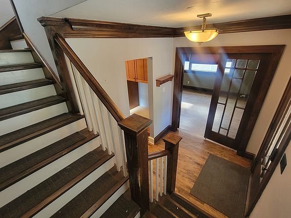 4th image of 921 Bell Ave