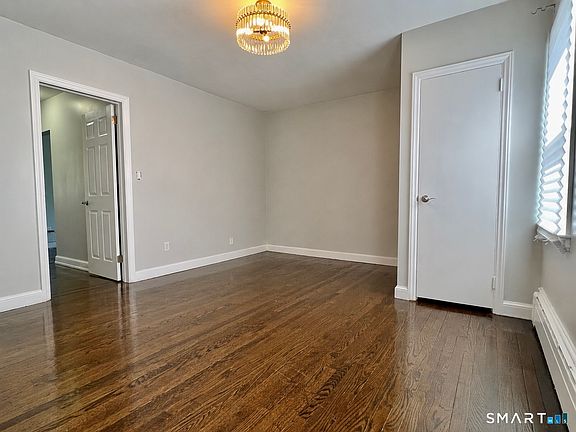 5th image of 444 Huntington Rd