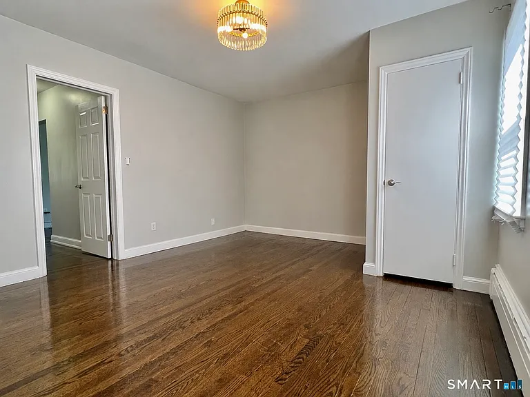 444 Huntington Rd — Photo 5
