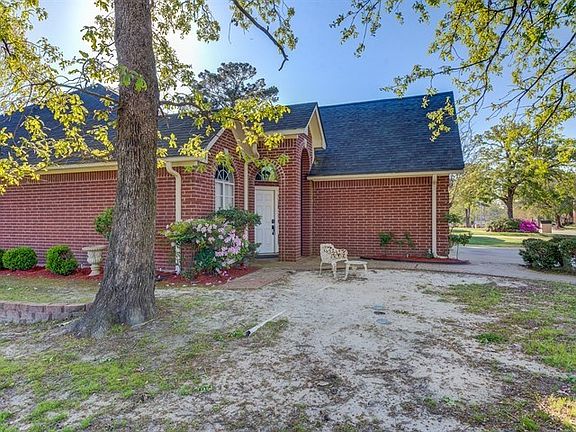 4th image of 1208 Augusta Dr