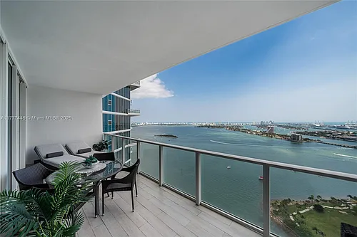 2020 N Bayshore Dr #4004 Photo 1