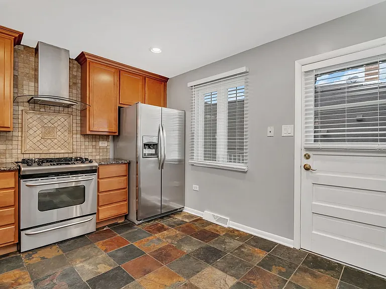 13-15 S Waiola Ave — Photo 2