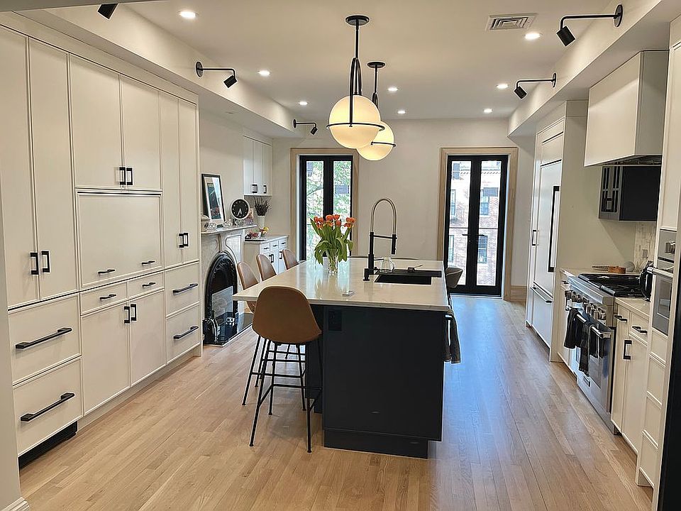 2nd image of 35 Upton St #3
