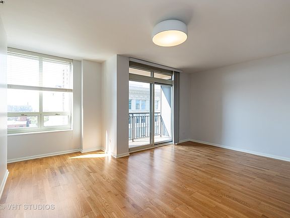 2nd image of 1111 S Wabash Ave APT 1107